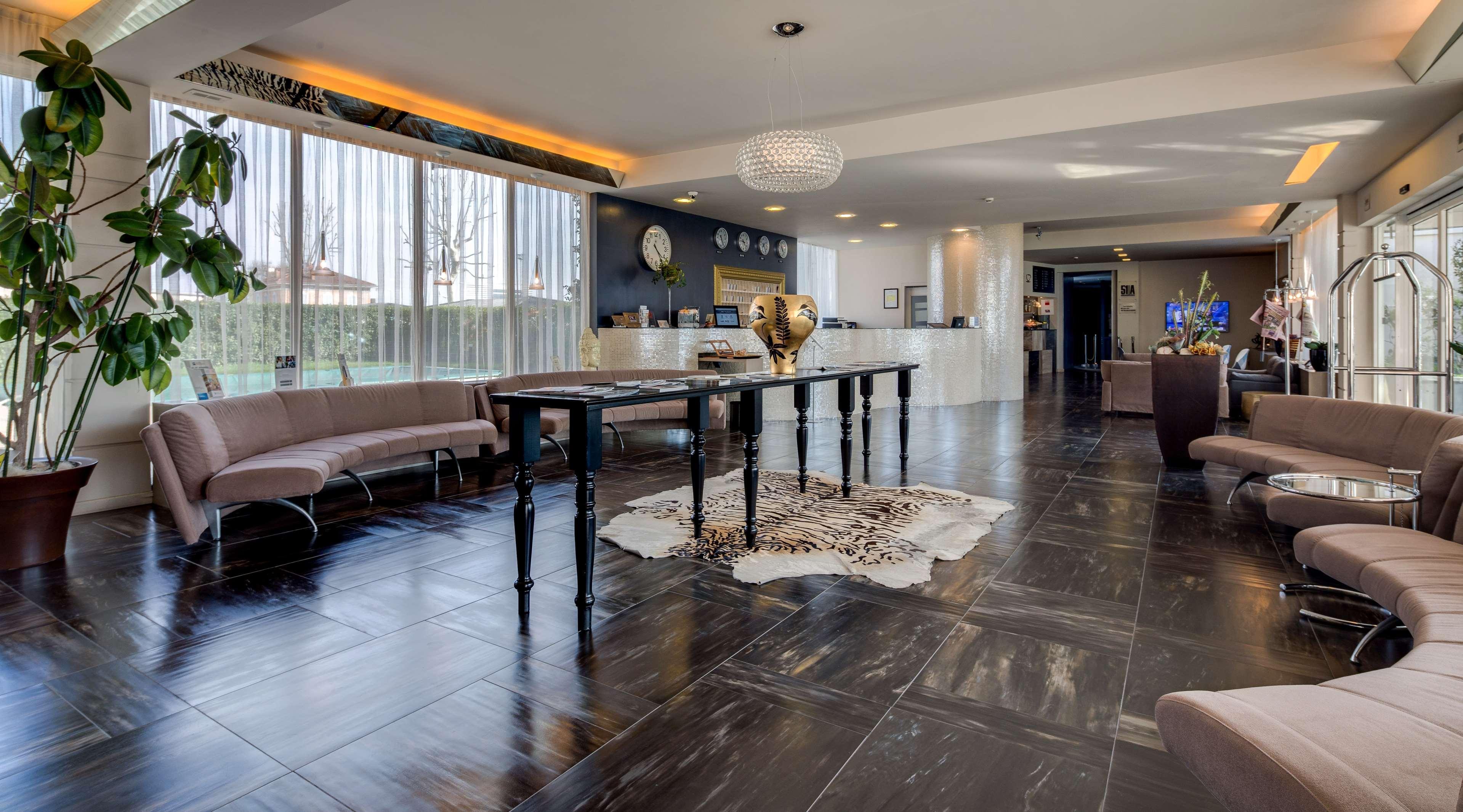 Best Western Plus Hotel Farnese Parma Bagian luar foto