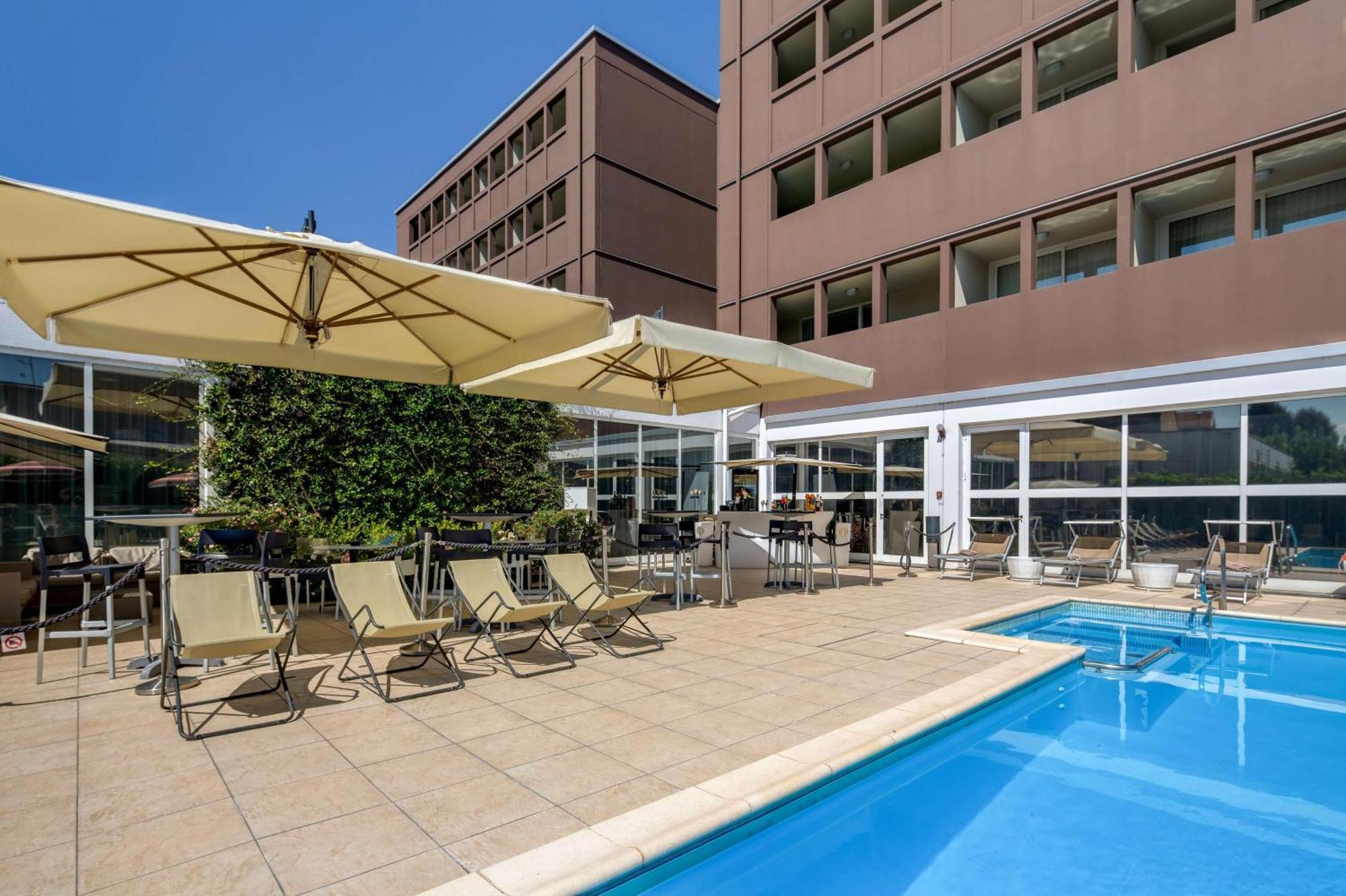 Best Western Plus Hotel Farnese Parma Bagian luar foto