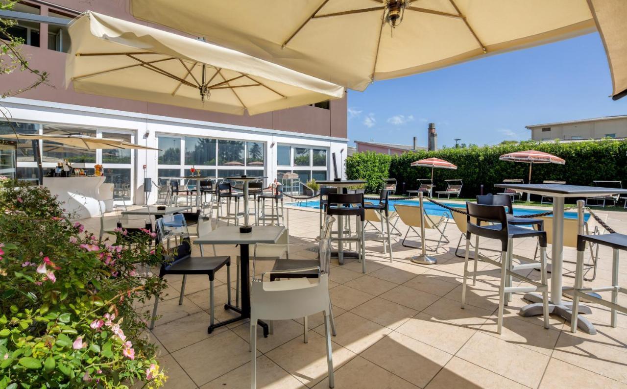 Best Western Plus Hotel Farnese Parma Bagian luar foto